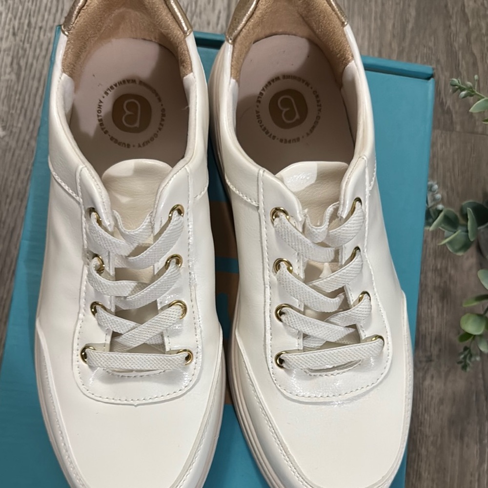 Bzees Women's White Leather Sneakers